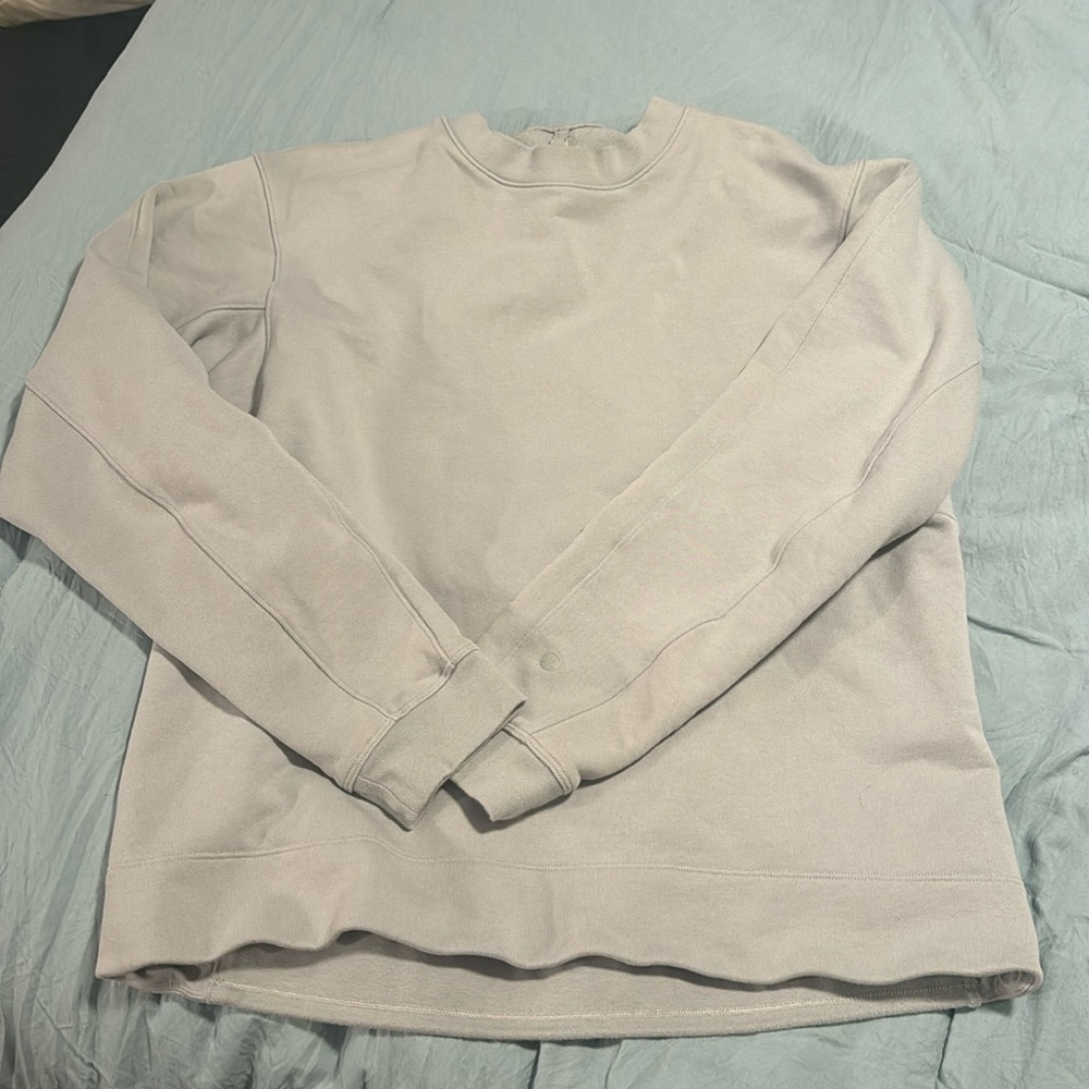 Men’s Lululemon gray crewneck